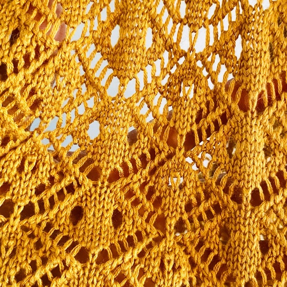 Golden Knit Backless Dress - Picture 3 of 3
